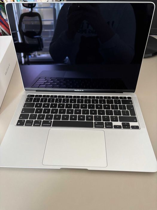 Apple Macbook Air 13" - 2021 - M1 - 512 GB SSD - Silver