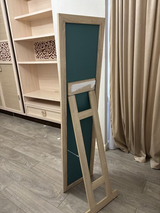 Срочно продам зеркало напольное IKEA