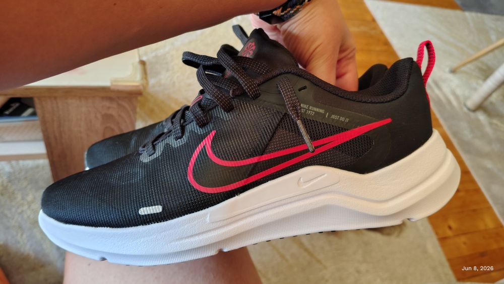 Маратонки Nike 42