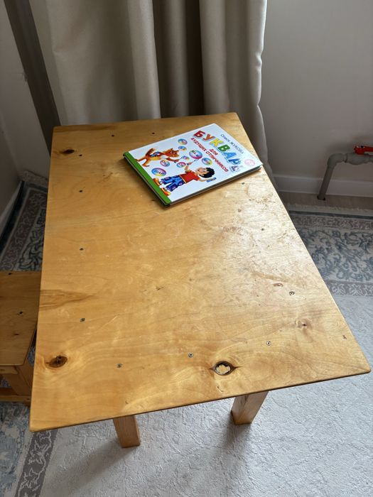 Детский стол парта и стульчик