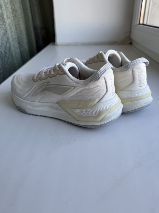 Lining Крассовки