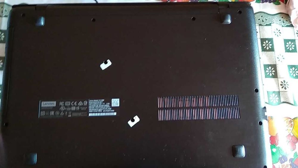 Ноутбук Lenovo сотилади