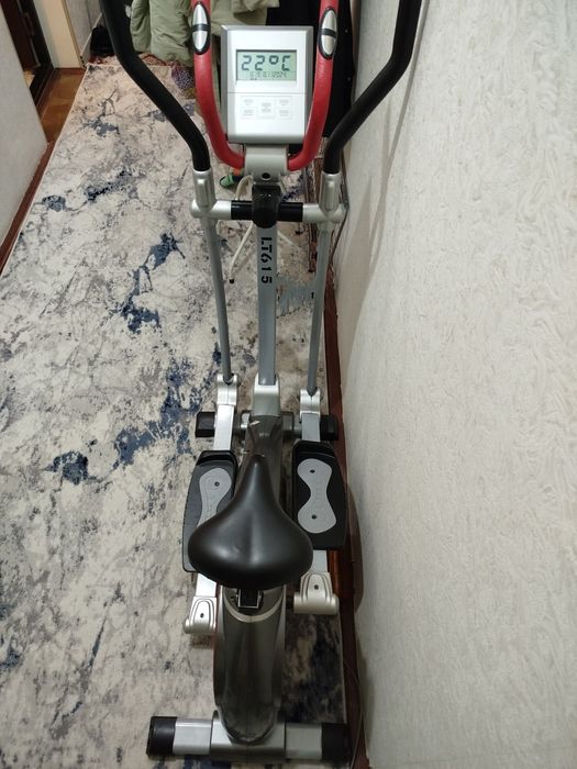 Эллиптический тренажёр. Велотренажёр