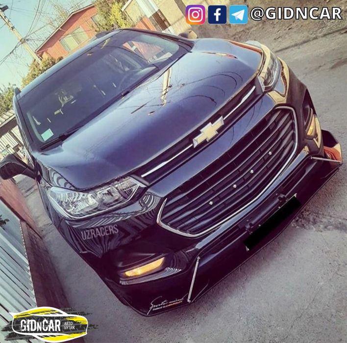 Сплиттер (обвес) универсальный на передний бампер Карбон