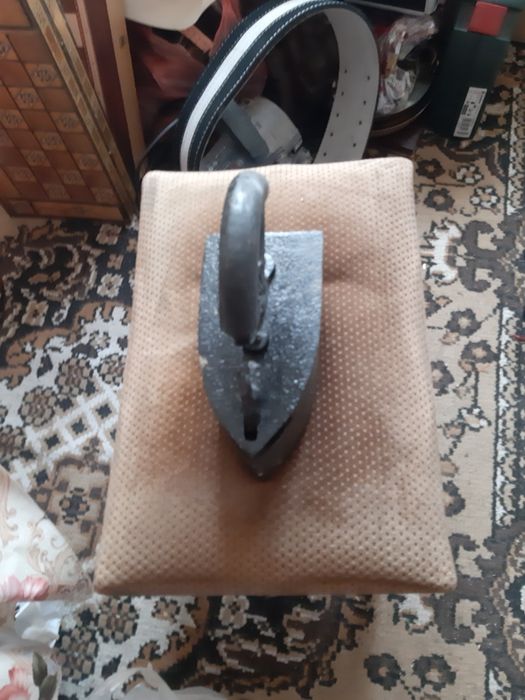 Старовремска ютия на.жар от едно време