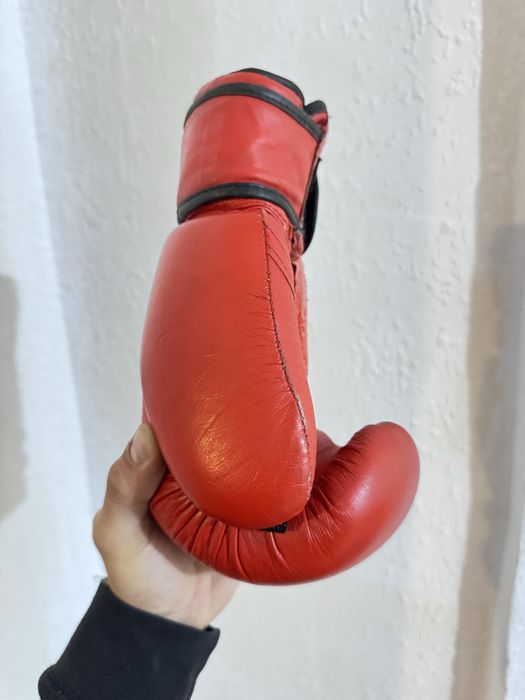 Боксерская перчатка, шлем, шорты