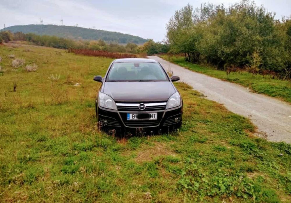 Продавам Opel ASTRA H