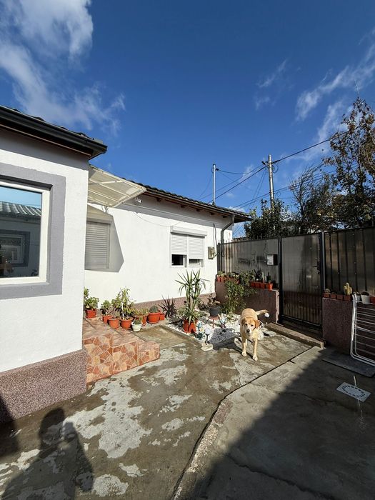 Casă modernă de vânzare – totul nou, gata pentru tine!