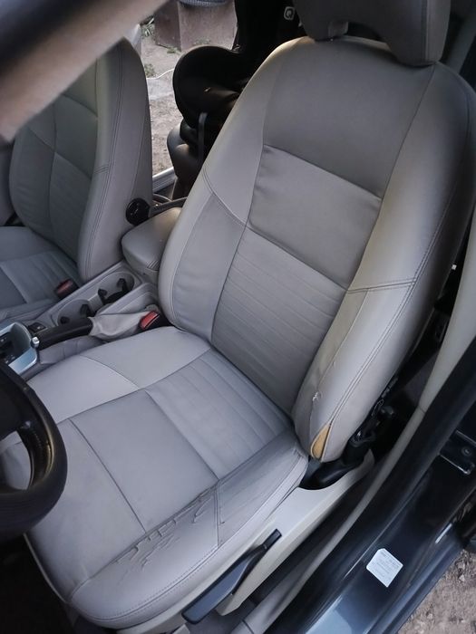 Автомобиль Volvo S40