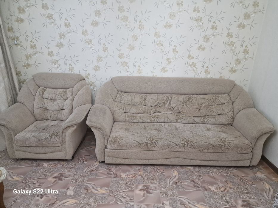 Продам диван тройка.
