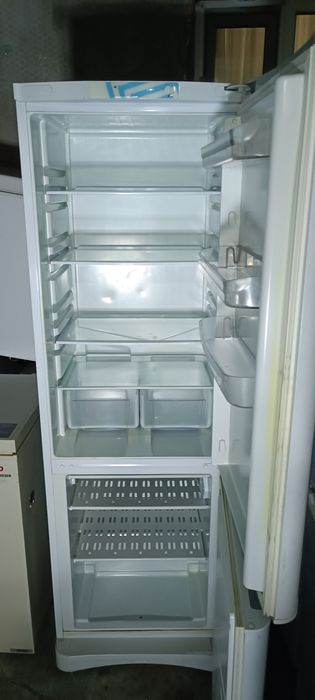 Продам холодильник Индезит