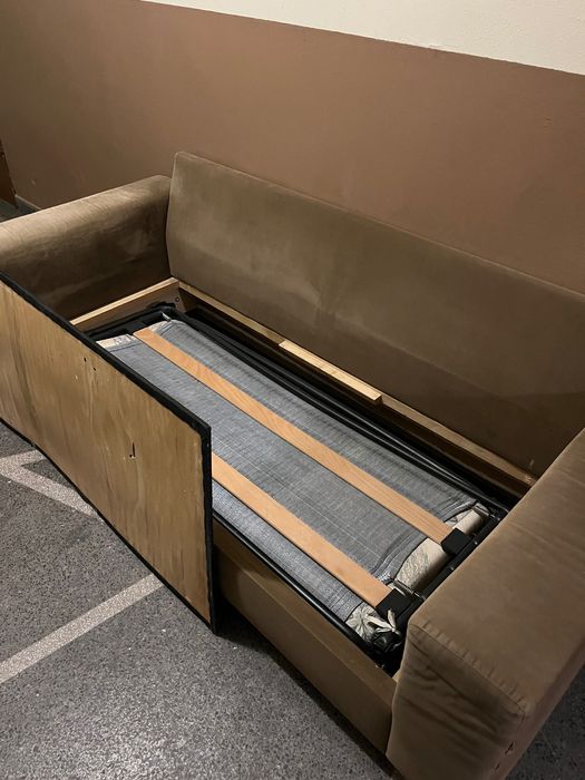 Разтегателен диван