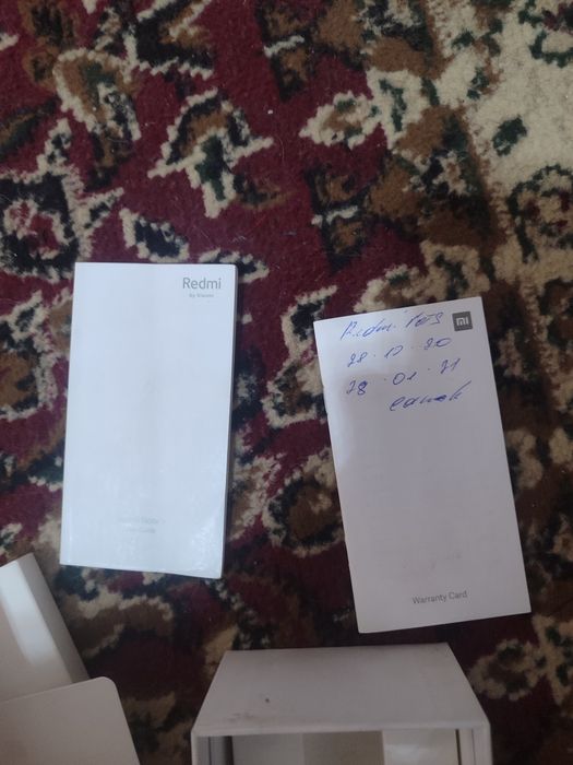 Redmi Note 9 karobkasi qogozlari bilan