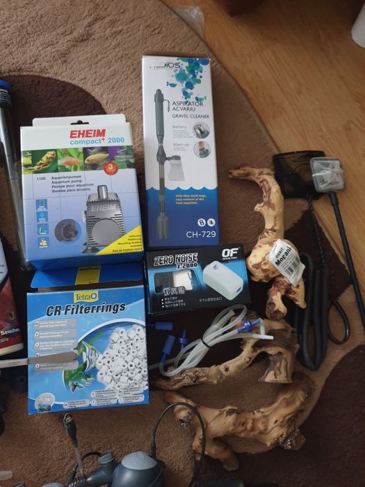 Accesorii acvariu pompa 2000 l/h,incalzitor etc
