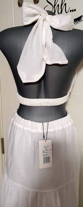 Женствена и прекрасна, бяла рокля!