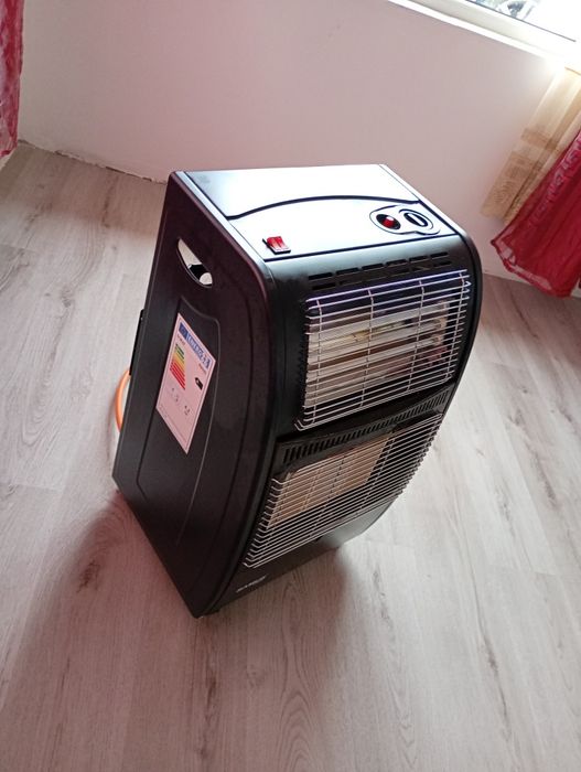 Vând Sobă pe butelie cu tot cu butelie