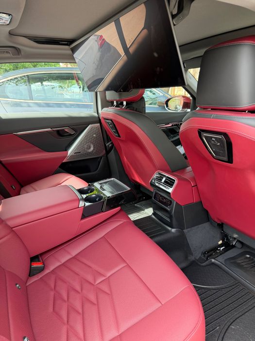 Bmw i5 2024.