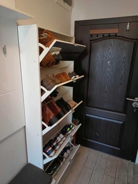 Бял Шкаф за Обувки с 5 отделения и Огледала