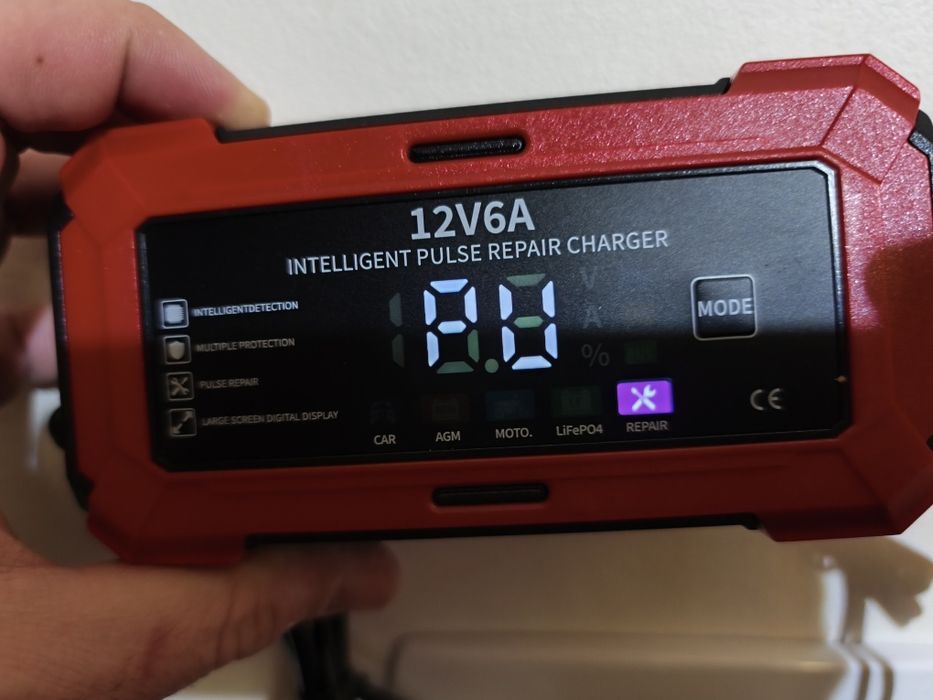 Redresor incarcator baterie auto-moto cu funcție de regenerare