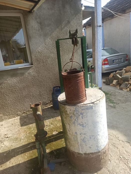 Vand dispozitiv/ rola cu lant de scos apa din fantana manual.