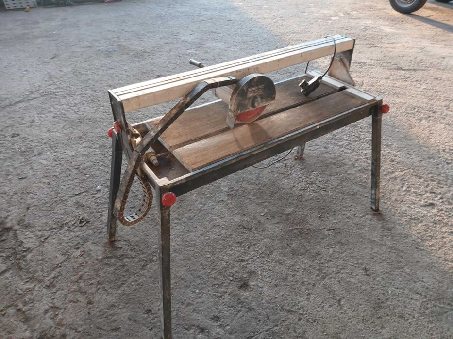 Електрическа машина за рязане на плочки / електрически флекс за плочки