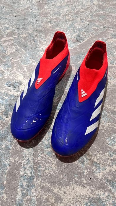 Адидас предатор бутсы безшнурковые