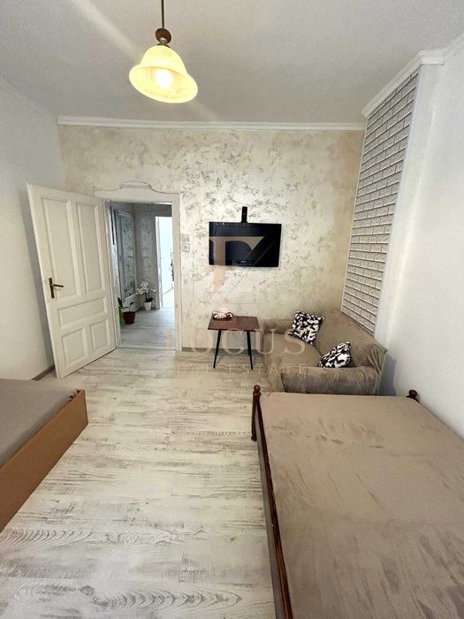 Дава се под наем Къща в Пловдив, Център - 200 кв.м за 800 € - Снимка #2