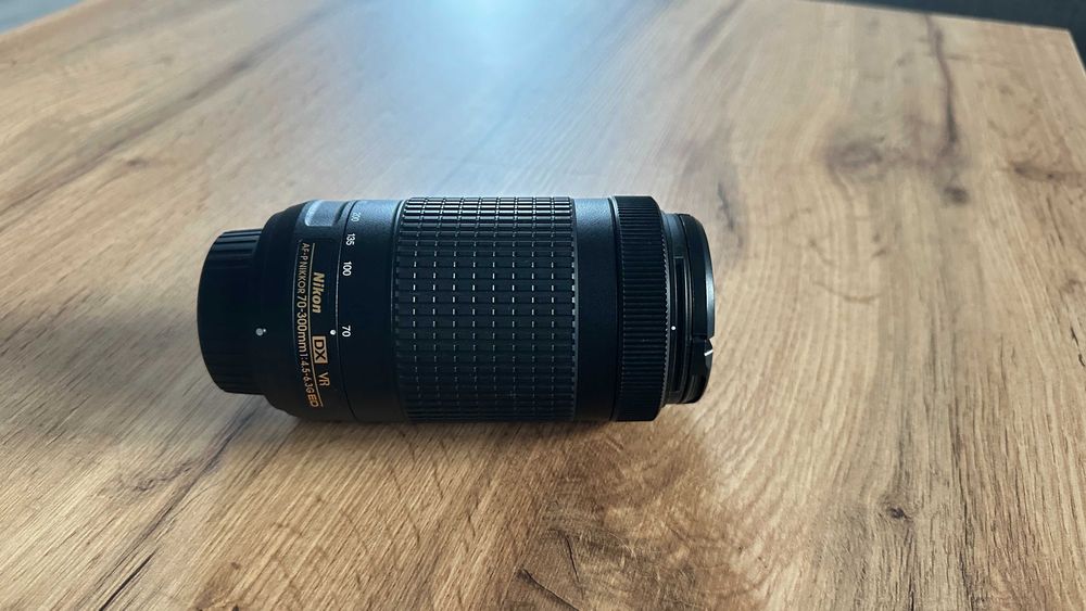 Aparat foto Nikon D5300 + 3 obiective Nikkor (35mm, 50mm, 70–300mm)