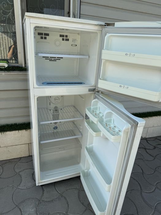 Продам холодильник LG