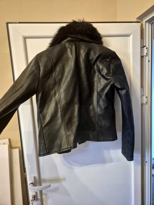 Кожено яке М размер