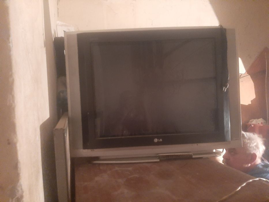 Телевизор LG на запчасти.