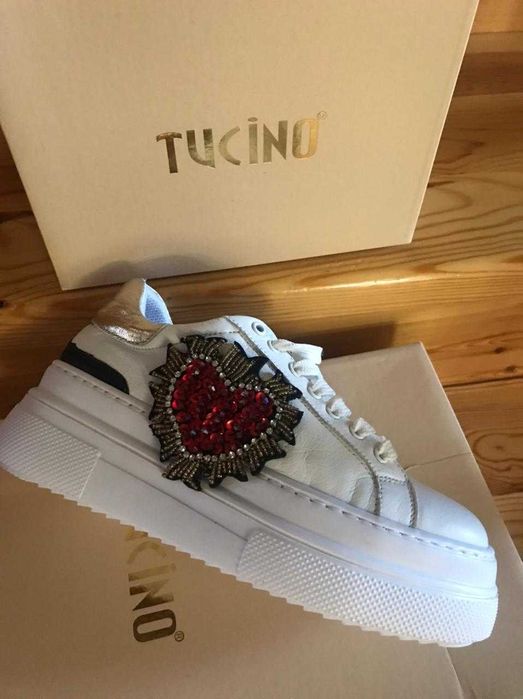 лоферы, босоножки, кроссовки