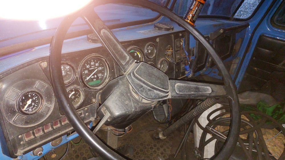 Продам урал 43202 , двс ямз 238,