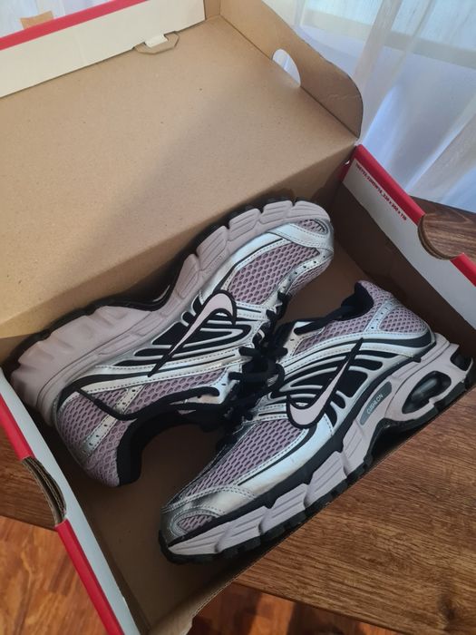 Nike Air Max Moto 2K маратонки