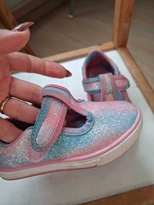 Детски обувки с блясък