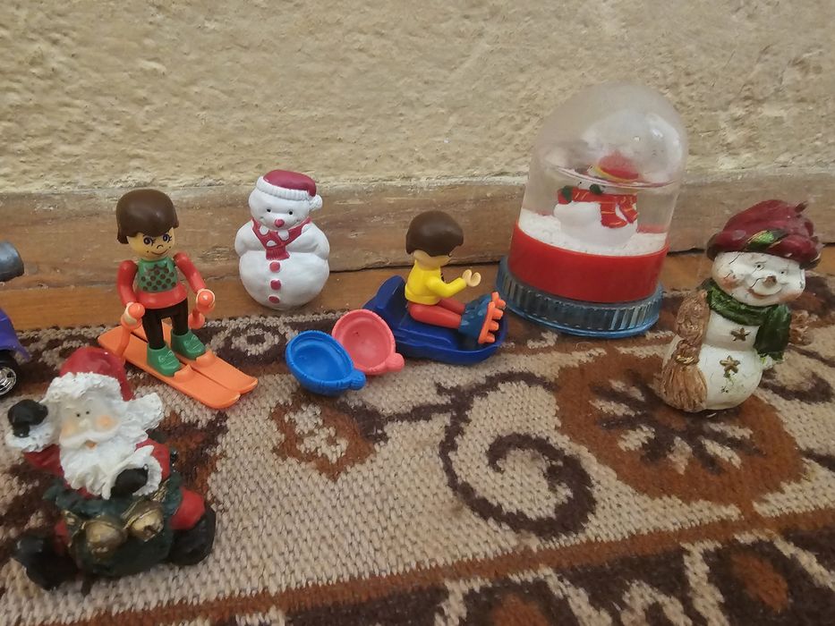 Коледни играчки по 3 лв