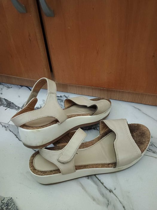 Летни сандали с лесно закопчаване