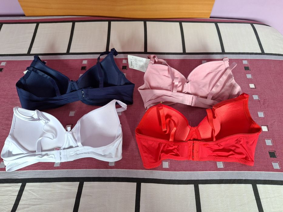 Vând Lot Sutiene diferite Mărimi Noi