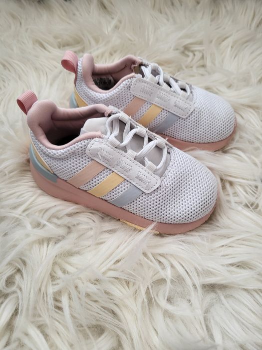 Детски маратонки adidas номер 22