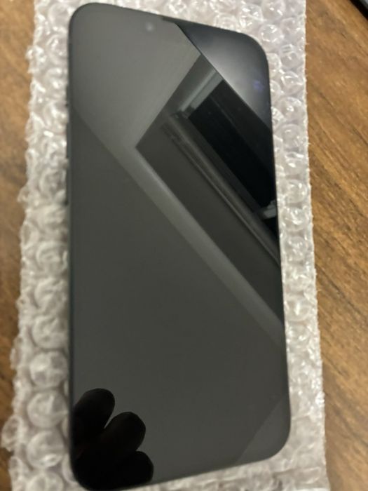 Iphone 16 e de vanzare