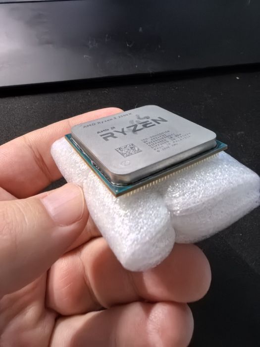 Продам срочно AMD Ryzen 5 3500x