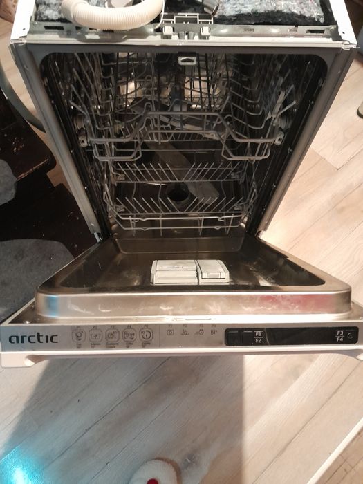Masina spalat vase Arctic și whirpool