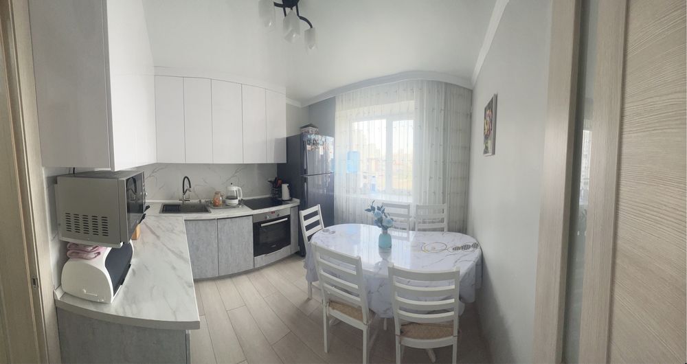 Продам стол со стульями