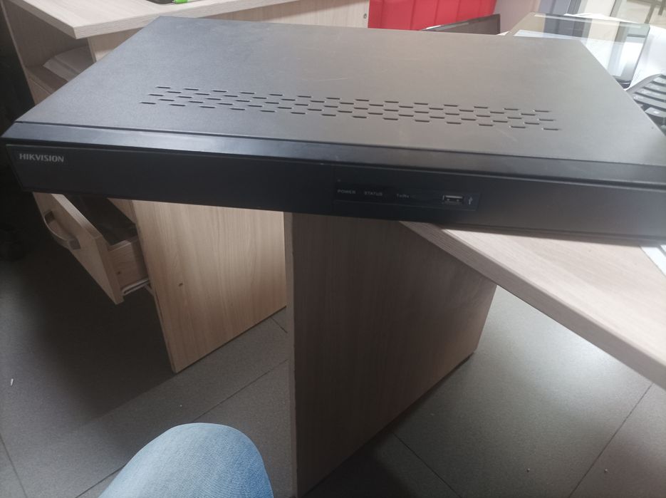 Видеорегистратор "HIKVISION"