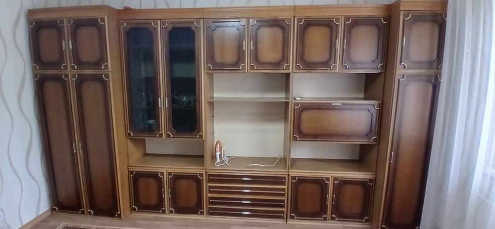 Стенка шкаф в хорошем состоянии