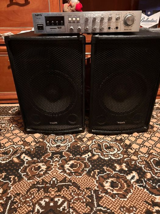 Boxe IBIZA 300W,amplificator, stativ și microfon