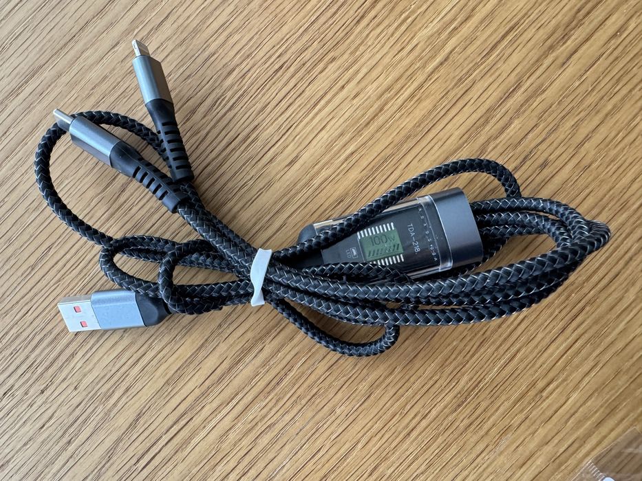 Кабел за мобилен телефон