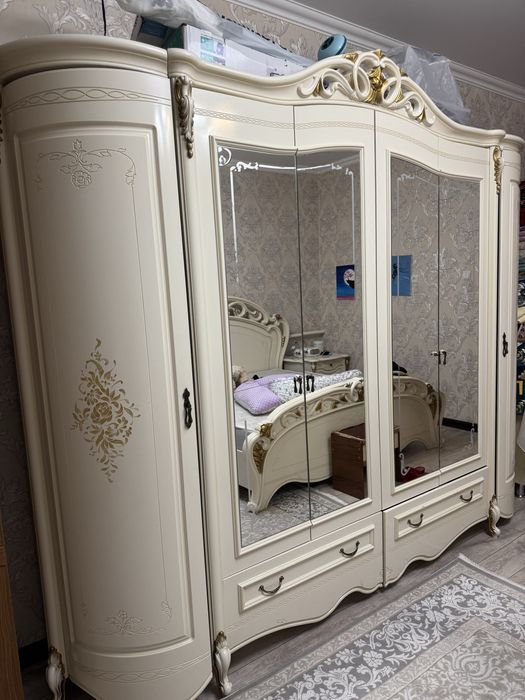 Спальный гарнитур сатылады