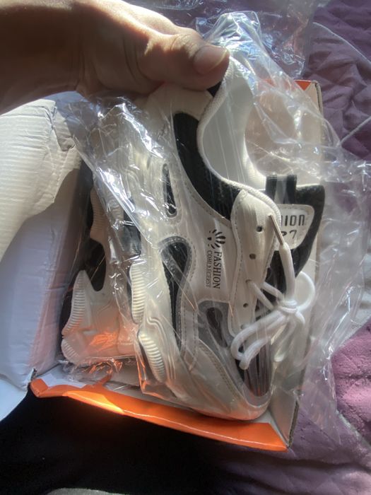 Кросовки женские