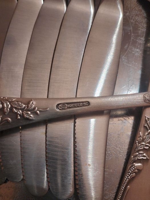 Vând set tacamuri argint